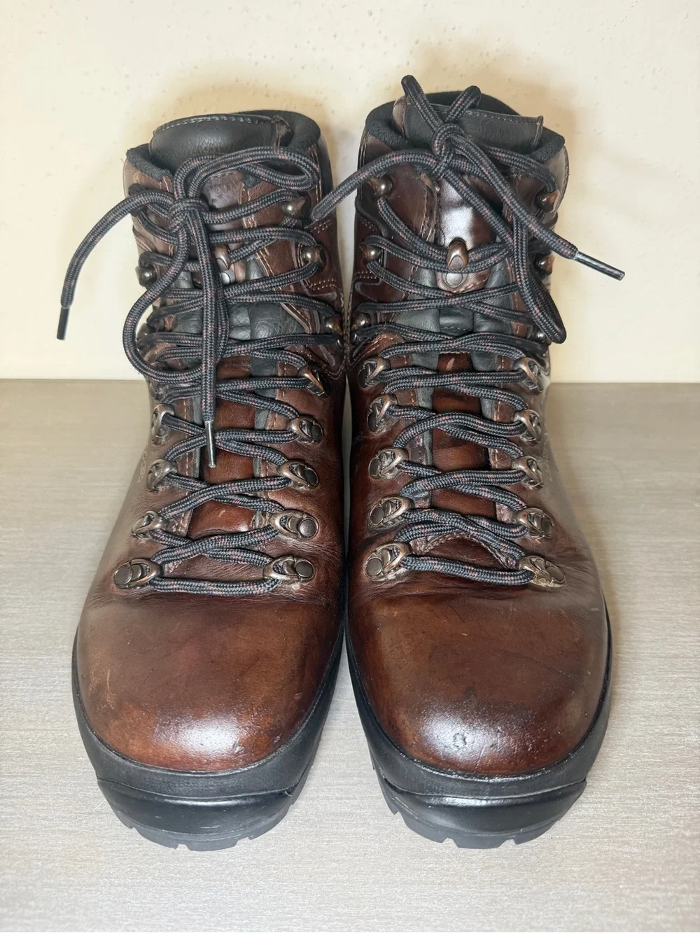 Lowa Hiking Boots Mens Sz 10 Leather Waterproof Outdoor Brown Vibram Gore-Tex